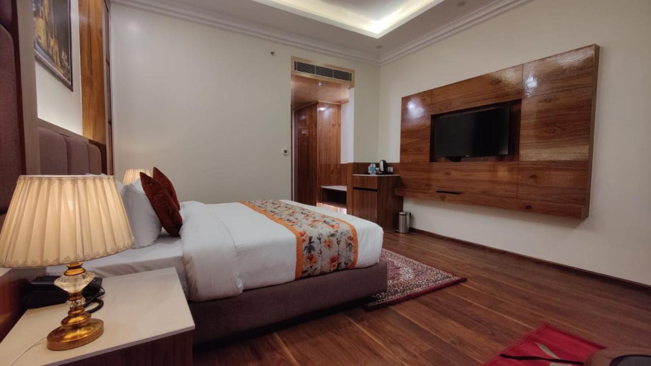 Hotel Woodpark Shimla Exterior photo