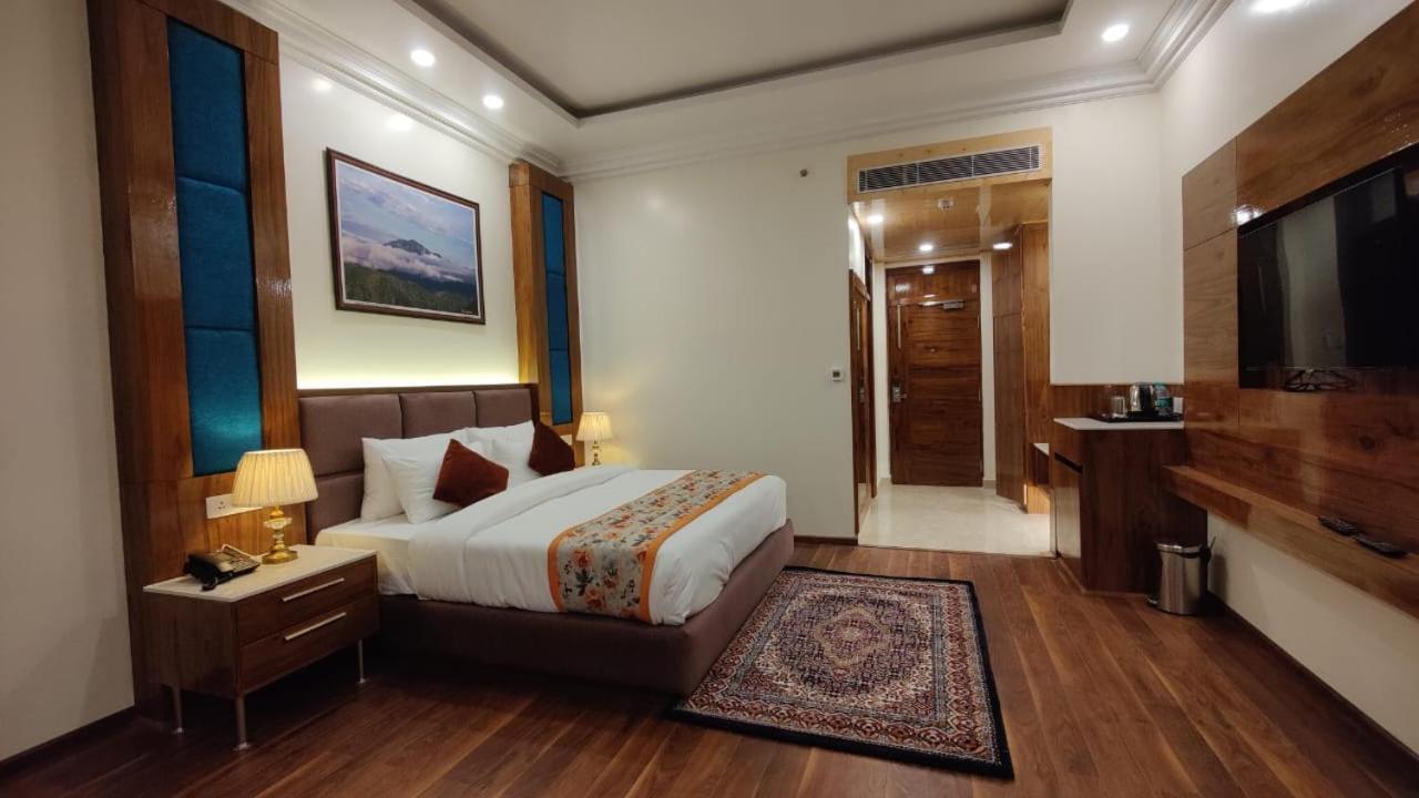 Hotel Woodpark Shimla Exterior photo