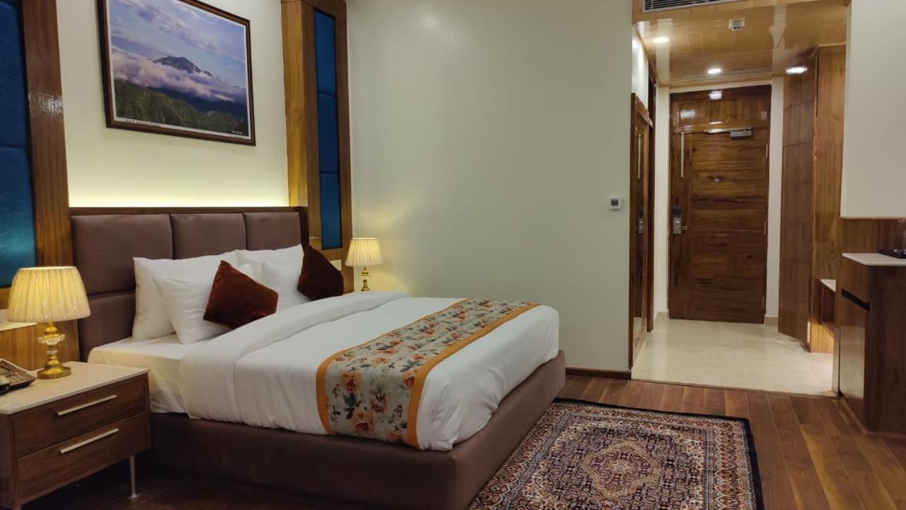 Hotel Woodpark Shimla Exterior photo
